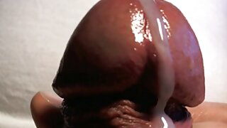 Brineta sexpot sa dobro sazrelim sisama daje svom ljubavniku lepo pušenje